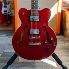 Load image into Gallery viewer, Hofner Verythin Standard D in Cherry Red - (Pre-Owned)
