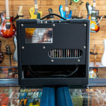 Load image into Gallery viewer, Fender Pro Junior IV SE 15W Valve Combo in Black - (Pre-Owned)