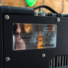 Load image into Gallery viewer, Fender Pro Junior IV SE 15W Valve Combo in Black - (Pre-Owned)