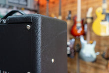 Load image into Gallery viewer, Fender Pro Junior IV SE 15W Valve Combo in Black - (Pre-Owned)
