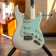 Load image into Gallery viewer, Fender Deluxe Roadhouse Stratocaster MN in Olympic White - 2020 - (Pre-Owned)