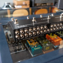Load image into Gallery viewer, Boss ES8 Effects Switching System - (Pre-Owned)