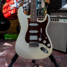 Load image into Gallery viewer, Fender Deluxe Lonestar Stratocaster in Arctic White - (Pre-Owned)
