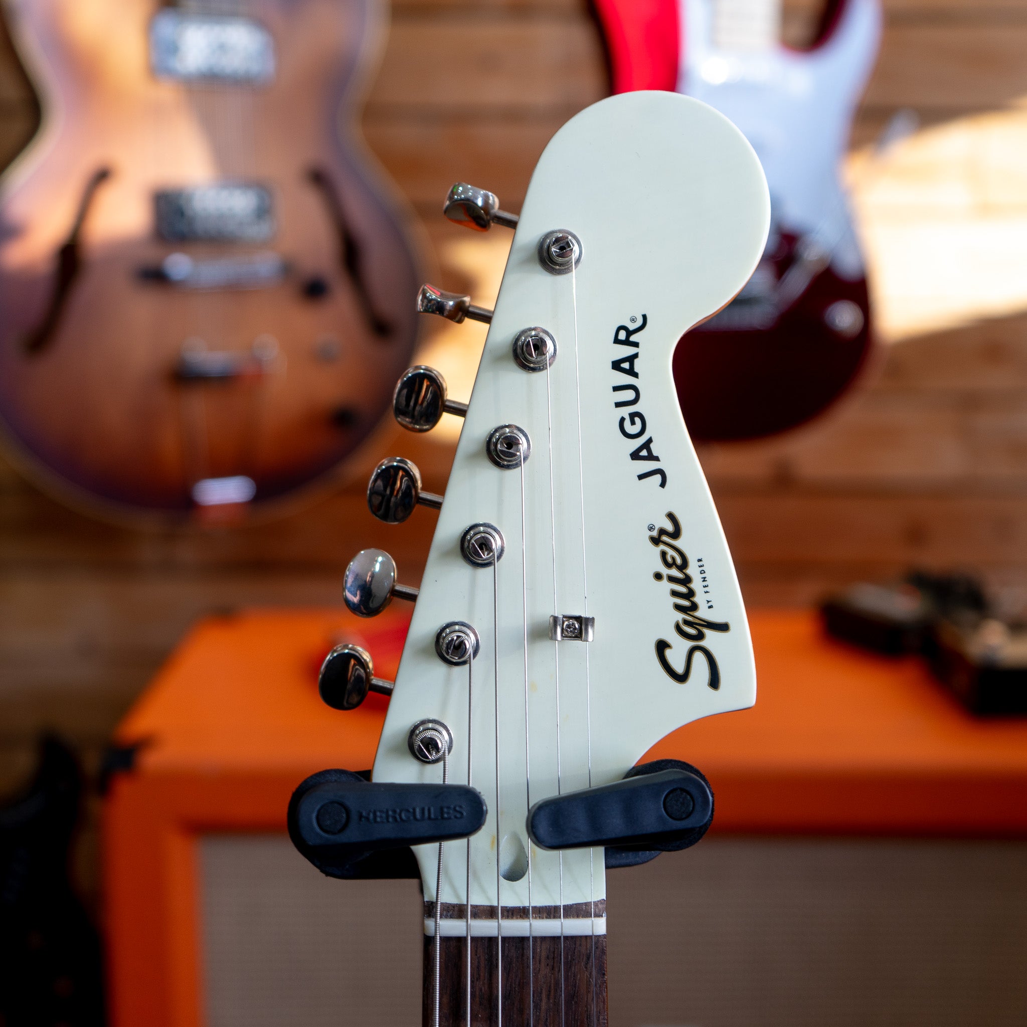 Squier FSR Classic Vibe '60s Jaguar Electric Guitar in Olympic