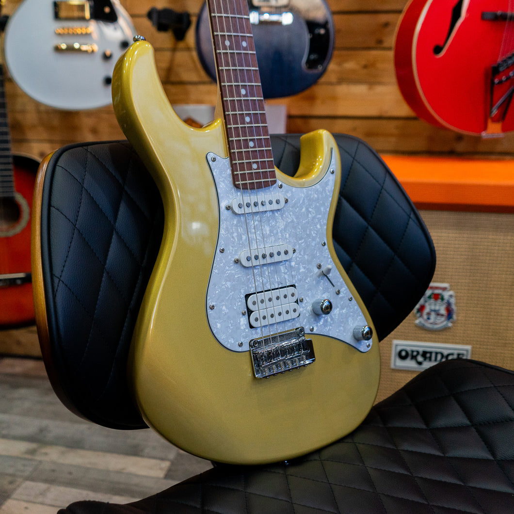 Cort G250 in Champagne Gold Metallic - (Pre-Owned)
