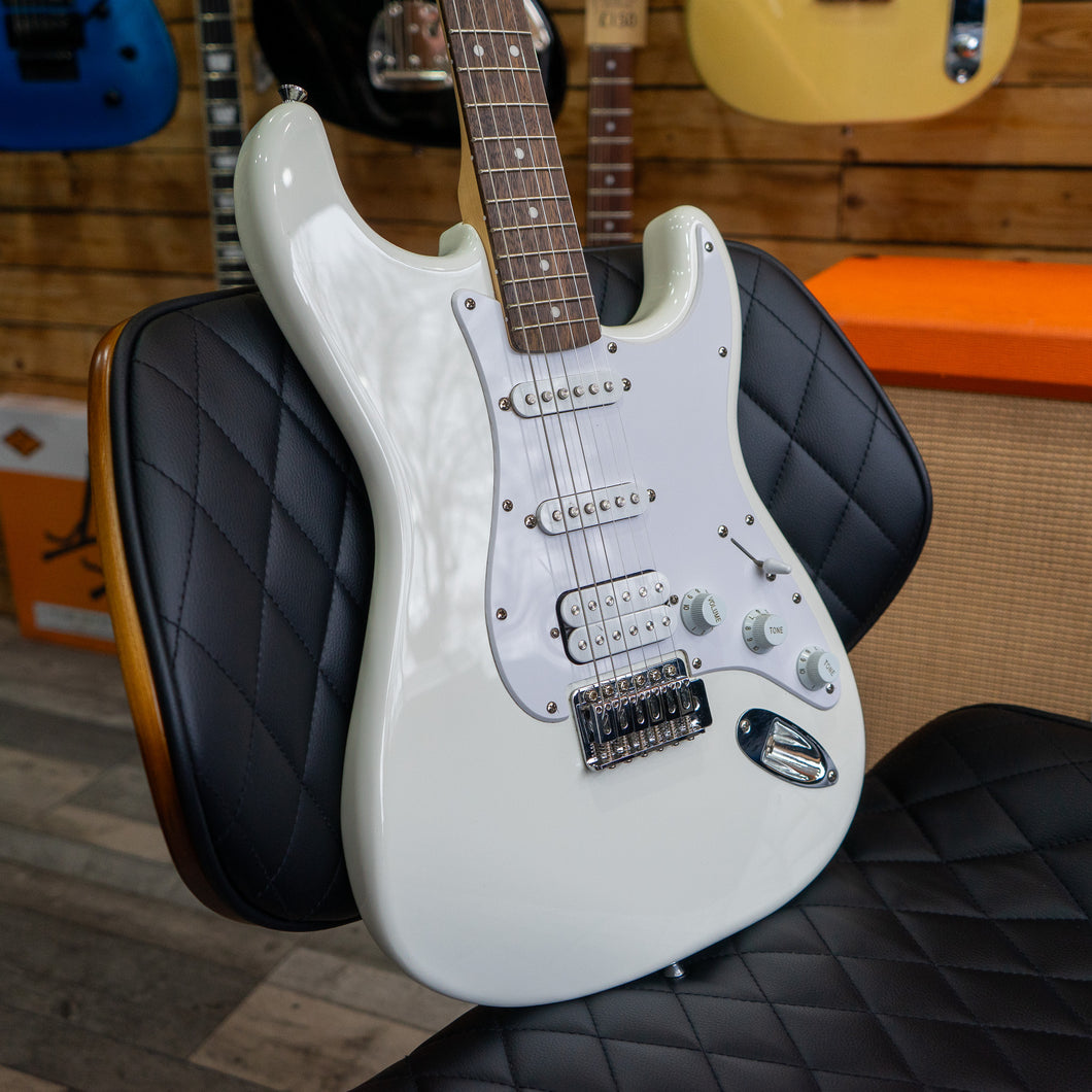 Squier Bullet Stratocaster HSS in Arctic White Electric Guitar - (Pre-Owned)