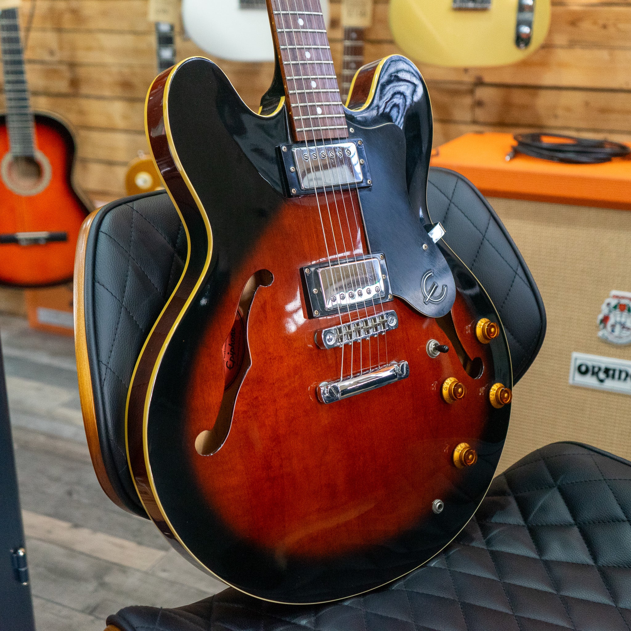 Epiphone ES-335 Dot in Sunburst with Hardcase - Made In Korea