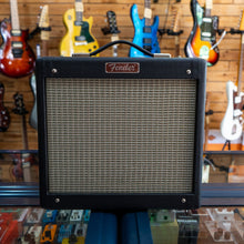 Load image into Gallery viewer, Fender Pro Junior IV SE 15W Valve Combo in Black - (Pre-Owned)
