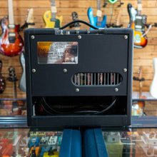 Load image into Gallery viewer, Fender Pro Junior IV SE 15W Valve Combo in Black - (Pre-Owned)
