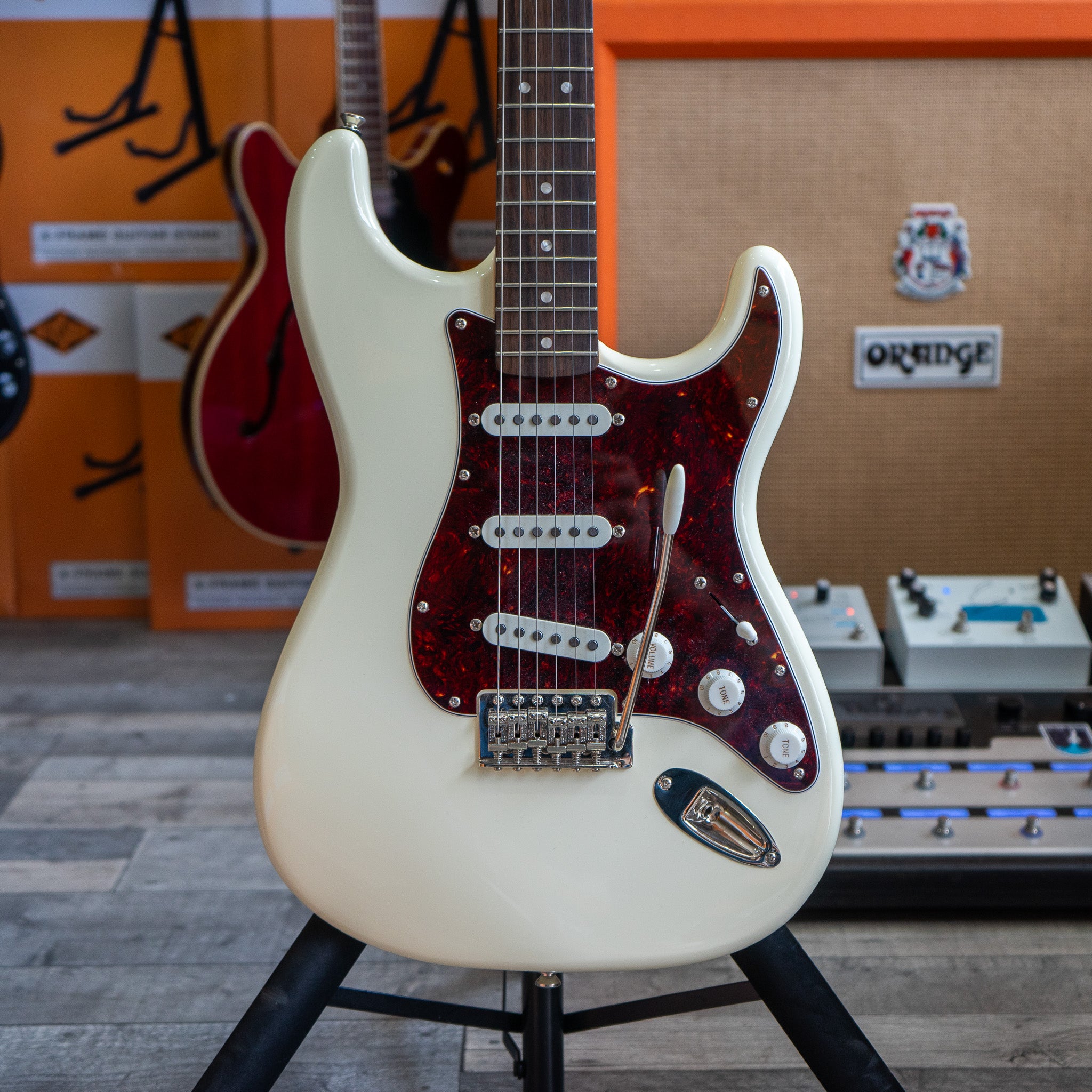 Squier Classic Vibe 70s Stratocaster in Olympic White - (Pre-Owned