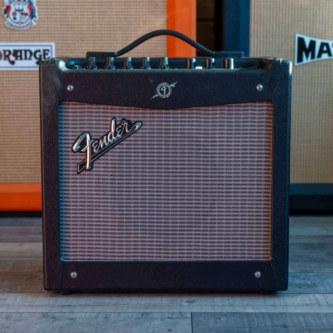 Fender Mustang 1 Amp V2 - (Pre-Owned)