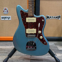 Load image into Gallery viewer, Fender Vintera &#39;60s Jazzmaster in Ice Blue Metallic - (Pre-Owned)
