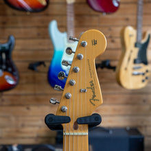 Load image into Gallery viewer, Fender Classic Player Strat in Two Tone Sunburst - 2010 - (Pre-Owned)
