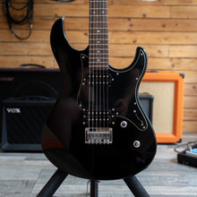 Load image into Gallery viewer, Yamaha Pacifica 120H Electric Guitar in Black - (Pre-Owned)
