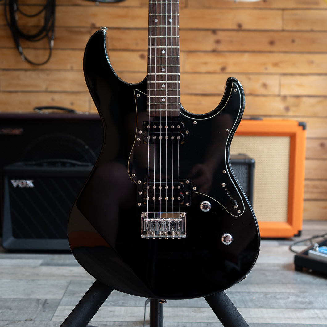 Yamaha Pacifica 120H Electric Guitar in Black - (Pre-Owned)