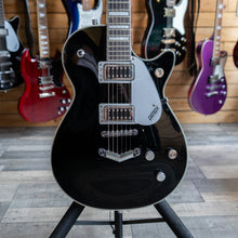 Load image into Gallery viewer, Gretsch G5220 Electromatic Jet in Black - (Pre-Owned)

