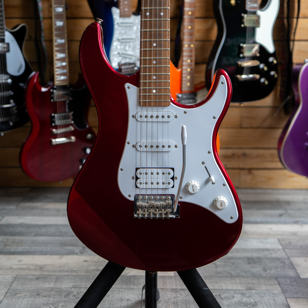 Yamaha Pacifica 012 in Red Metallic - (Pre-Owned)