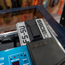 Load image into Gallery viewer, Boss ME50 Guitar Multiple Effects Unit with Hard Case - (Pre-Owned)
