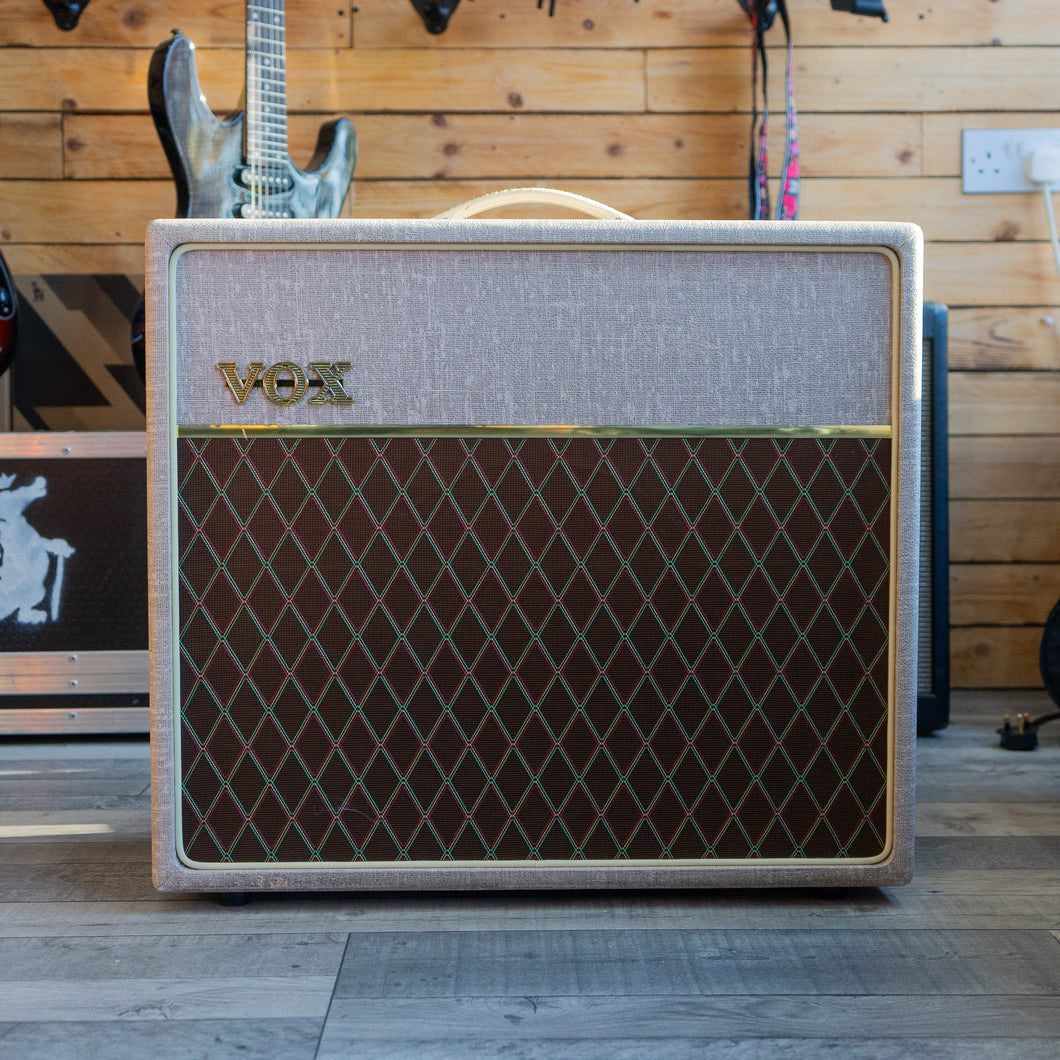 Vox AC15HW1 15w Hand Wired Guitar Amp - (Pre-Owned)