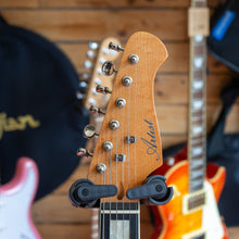 Load image into Gallery viewer, Artist Grungemaster in White - (Pre-Owned)
