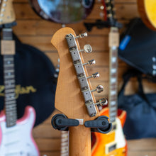 Load image into Gallery viewer, Artist Grungemaster in White - (Pre-Owned)
