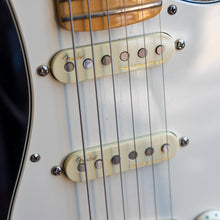 Load image into Gallery viewer, Fender American Standard Stratocaster in Black with Noiseless Pickups and Hardcase - 2008 - (Pre-Owned)
