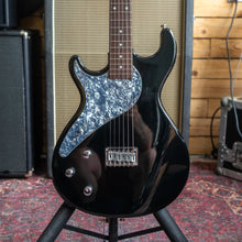 Load image into Gallery viewer, Line 6 Variax 500 Guitar in Black - (Pre-Owned)
