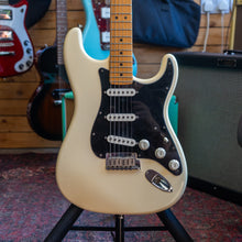 Load image into Gallery viewer, Fender American Standard Stratocaster in Olympic White - 2004 - (Pre-Owned)
