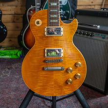 Load image into Gallery viewer, Gibson Les Paul Standard with Hardcase - 2003 - (Pre-Owned)
